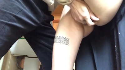 Squirt mokyklos tualete, tikras putojantis orgazmas - mano mokytojas pasistengė