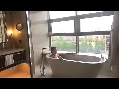 ❤️ Milžiniškas kūdikis aistringai masturbuoja savo putę vonios kambaryje ❤️ Seks video prie lt.xlxxporno.ru ❌️❤